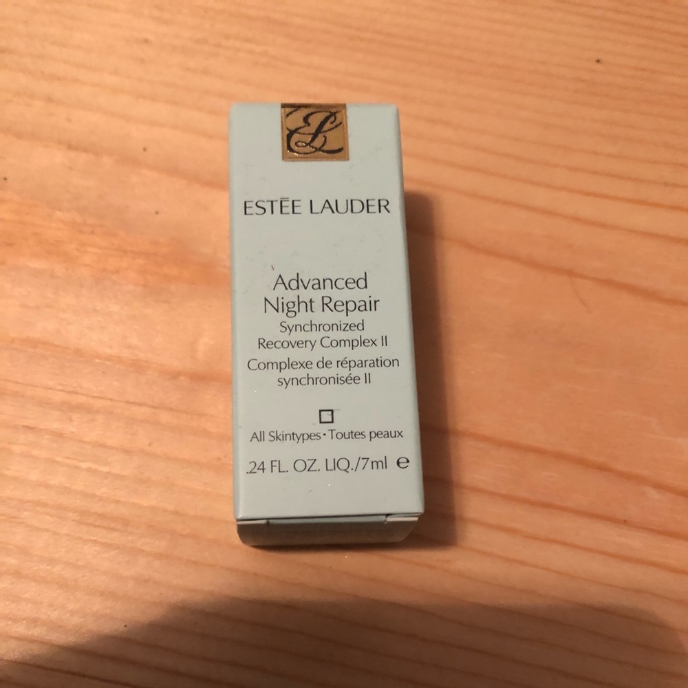 Estée Lauder & make up eraser bundle